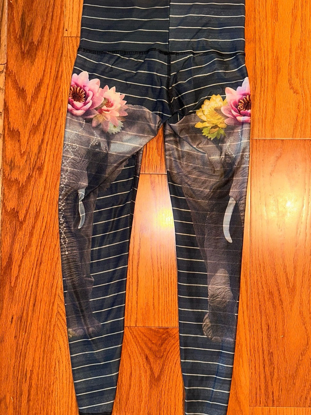 Teeki Women’s Striped Floral Elephant Print Leggings Size Small
